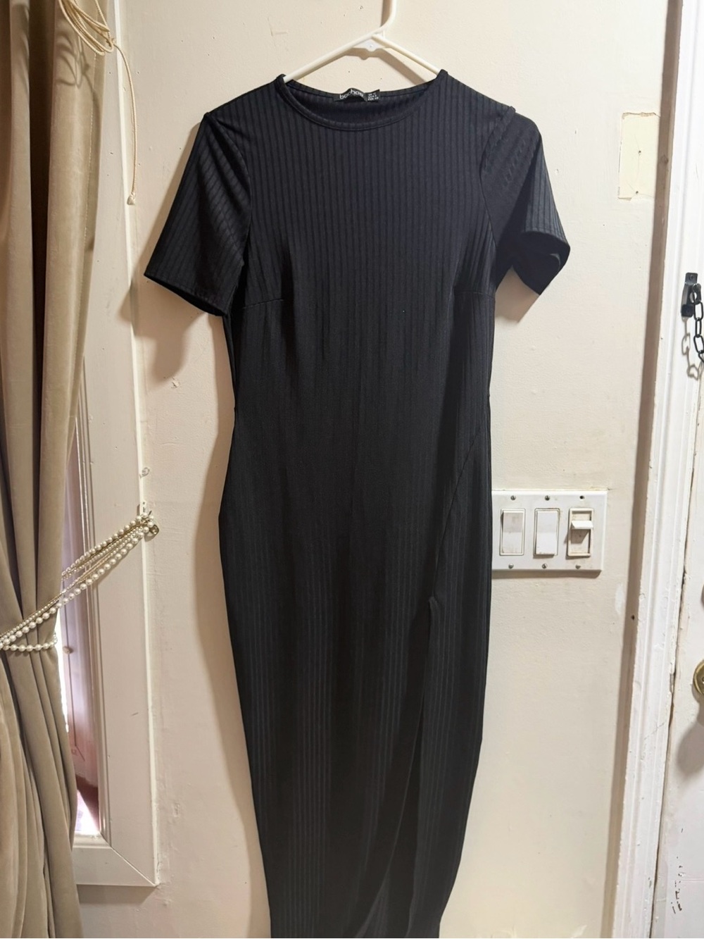 Boohoo Black Ribbed Short Sleeve Midi Dress